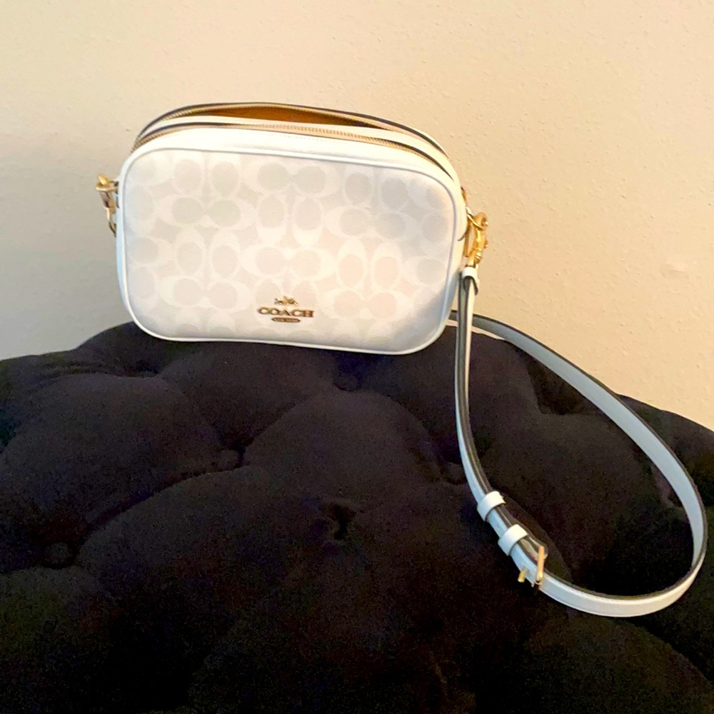 Jes Crossbody In Signature Canvas.